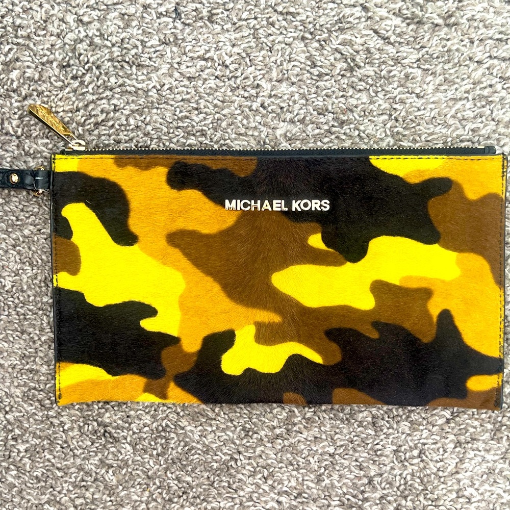 Michael Kors - Bedford Hair Calf Clutch - Picture 2 of 9